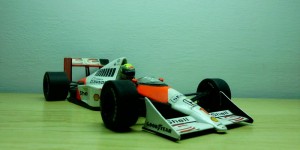 McLaren Honda MP4/5 (Escala 1:18)