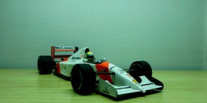 McLaren Honda MP4/7 (Escala 1:18)