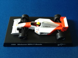 McLaren Honda MP4/7 (Escala 1:64)